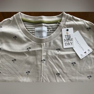 Men’s patterned t-shirt